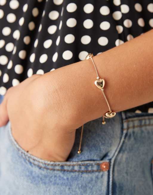 ASOS DESIGN – Łańcuszkowa bransoletka przyjaźni w kolorze złota z małymi wypukłymi serduszkami