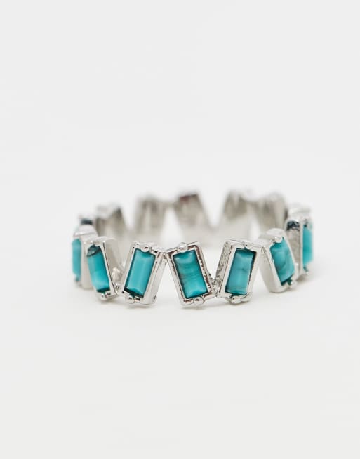 ASOS DESIGN - Anello a fascia argentato con cristalli sintetici blu taglio baguette, 2 di 3