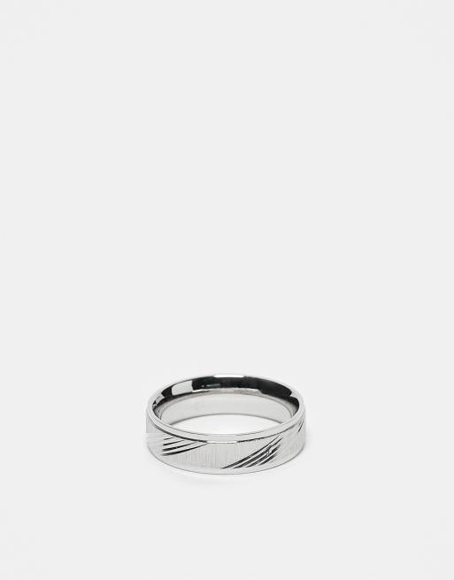ASOS DESIGN - Anello a fascia in acciaio inossidabile resistente all'acqua argentato con incisione orizzontale