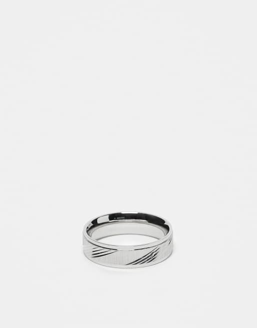 ASOS DESIGN - Anello a fascia in acciaio inossidabile resistente all'acqua argentato con incisione orizzontale