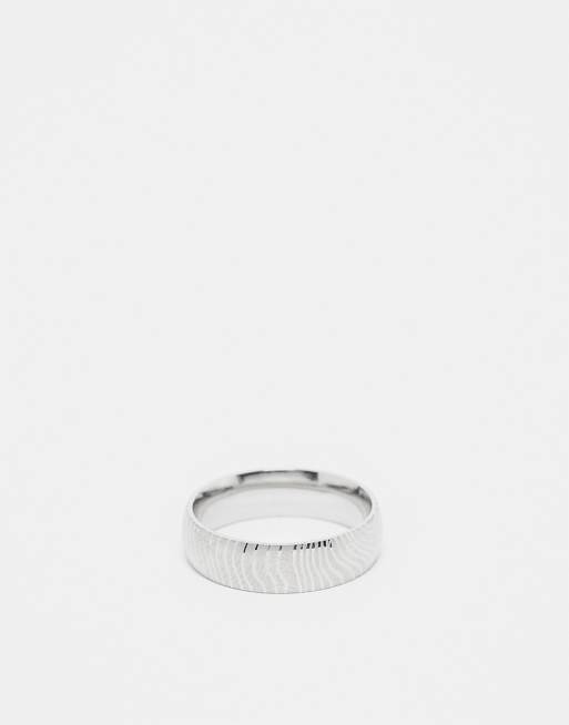 ASOS DESIGN - Anello a fascia in acciaio inossidabile resistente all'acqua argentato