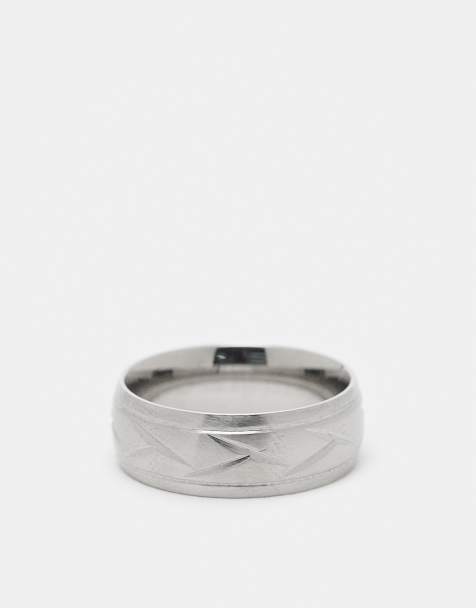 ASOS DESIGN - Anello a fascia in acciaio inossidabile resistente all'acqua con motivo in rilievo argentato - view 1