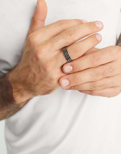 ASOS DESIGN - Anello a fascia in acciaio inossidabile resistente all'acqua nero e argentato, 2 di 4