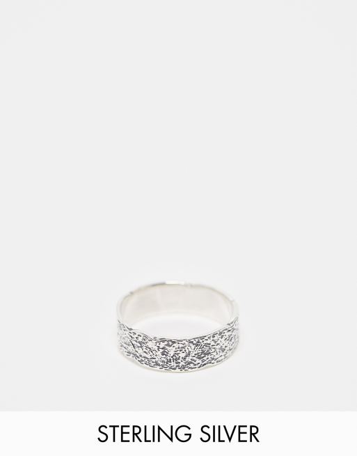 ASOS DESIGN - Anello a fascia in argento sterling con trama zigrinata, colore argento