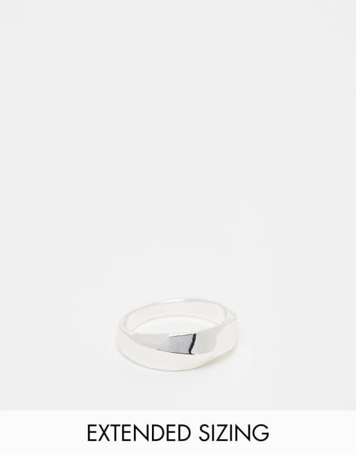 ASOS DESIGN - Anello a fascia placcato vero argento con design incrociato