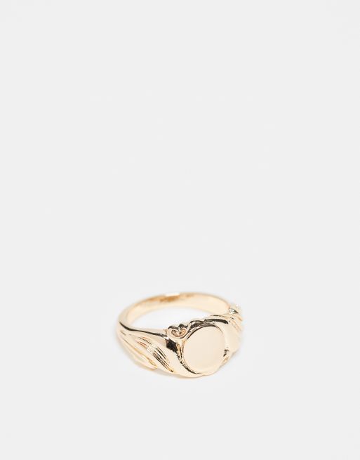 ASOS DESIGN - Anello a sigillo color oro con incisioni