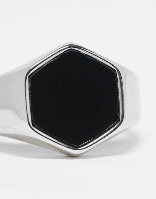 ASOS DESIGN - Anello a sigillo in acciaio inossidabile resistente all'acqua argentato con pietra nera esagonale  , 2 di 3