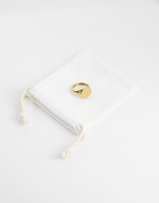 ASOS DESIGN - Anello a sigillo in acciaio inossidabile resistente all'acqua dorato con conchiglia, 2 di 3