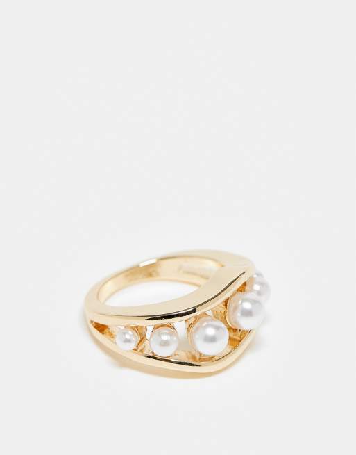 ASOS DESIGN - Anello color oro con perle sintetiche