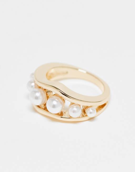 ASOS DESIGN - Anello color oro con perle sintetiche, 2 di 3
