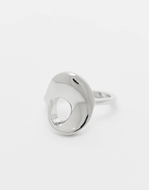 ASOS DESIGN - Anello scolpito color argento, 2 di 3