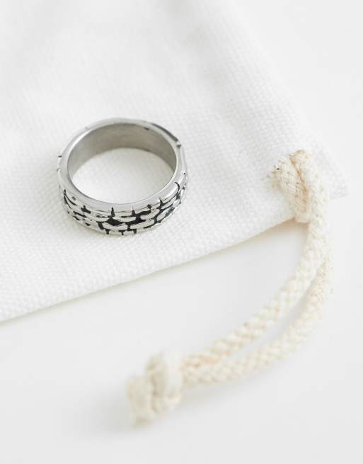 ASOS DESIGN - Anello zigrinato in acciaio inossidabile resistente all'acqua color argento antico, 3 di 3