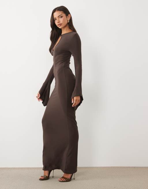 ASOS DESIGN angel sleeve keyhole maxi dress in chocolate, 2 of 4