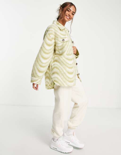 ASOS DESIGN – Angeraute Hemdjacke in Grün 
