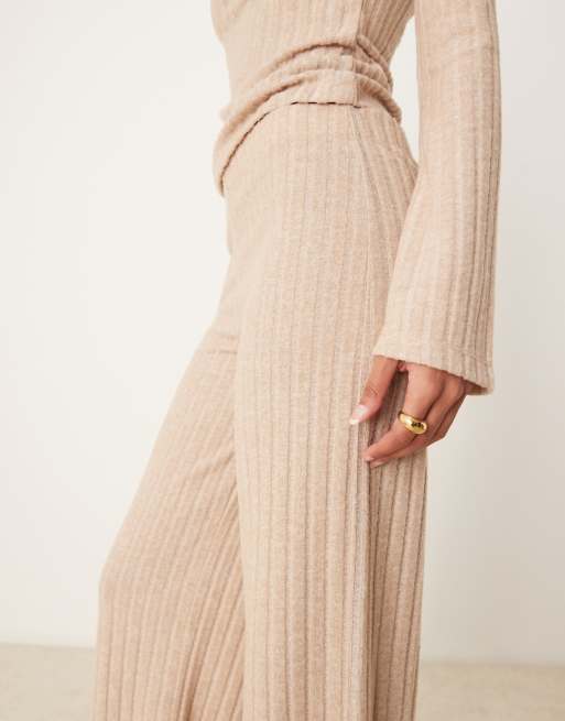 ASOS DESIGN – Angeraute Hose in Hellbeige mit breiter Rippenstruktur und weitem Bein, Kombiteil, 2 von 5