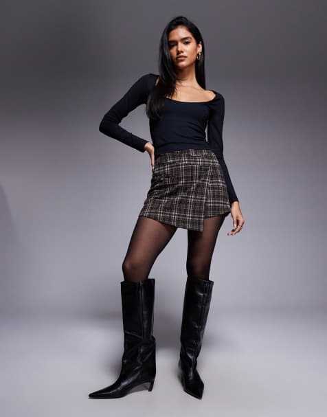 ASOS DESIGN – Angerauter kurzer Wickel-Skort in Schokobraun mit Karomuster - view 1