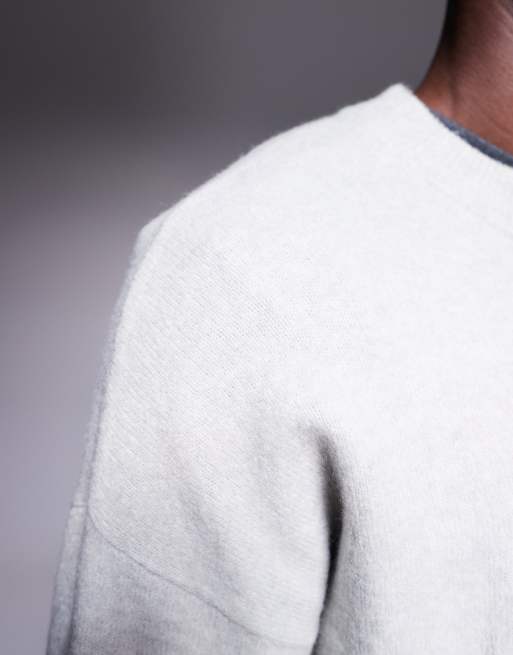 ASOS DESIGN – Angerauter Oversize-Strickpullover in Grau mit Rundhalsausschnitt, 5 von 5