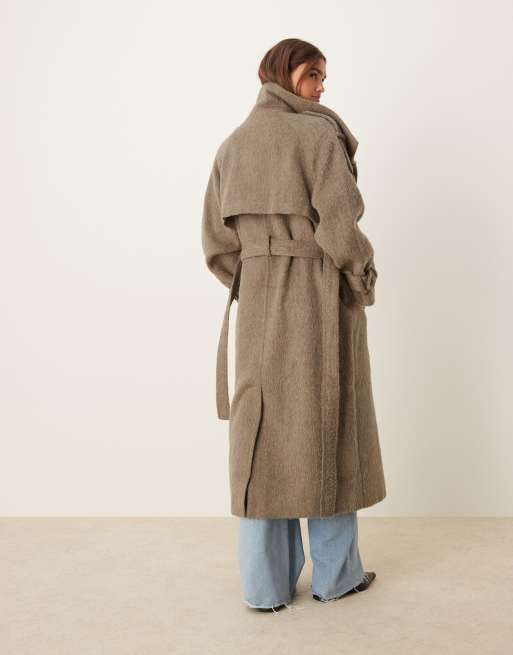 ASOS DESIGN – Angerauter Trenchcoat in Pilzbraun mit Stehkragen, 3 von 4
