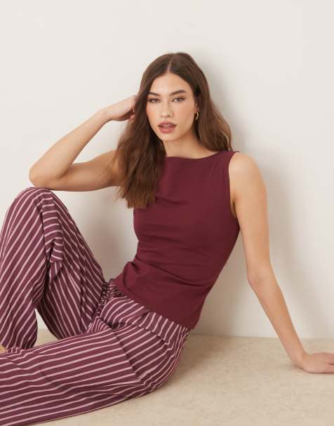 ASOS DESIGN – Angerautes Tanktop in dunklem Kirschrot mit U-Boot-Ausschnitt - view 1