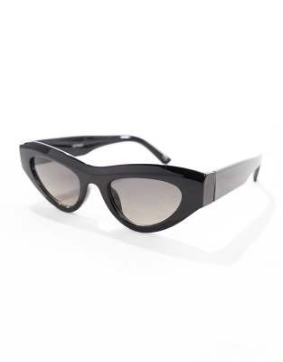 ASOS DESIGN - Angeschrägte Cat-Eye-Sonnenbrille in Schwarz