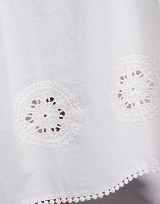 ASOS DESIGN - Angie - Maxi strandrok van katoenen broderie poplin met striksluiting in crème, 2 van 5