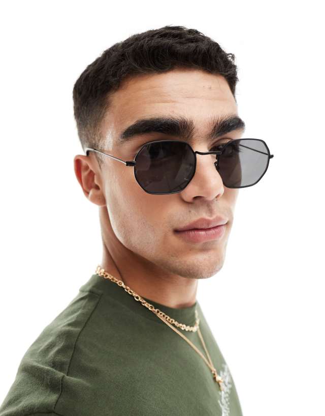 ASOS DESIGN - angled sunglasses in black metal with smoke lens