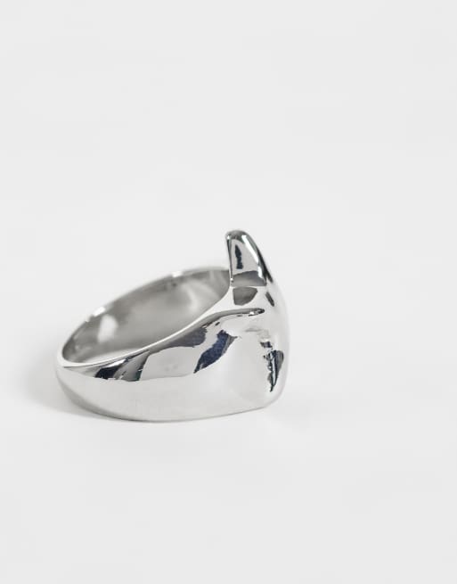 ASOS DESIGN anillo con diseño de estrella en tono plateado fundido, 3 de 3