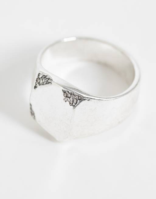 ASOS DESIGN - Anillo plateado pulido tipo sello con diseño desgastado, 2 de 3