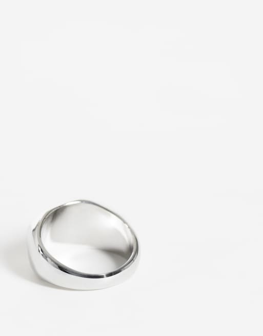 ASOS DESIGN anillo sello de parte superior plana con borde fundido en plata, 2 de 3