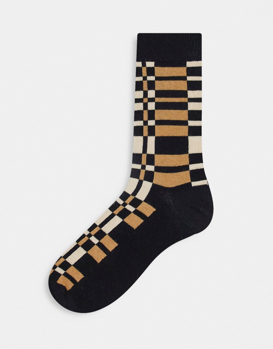 ASOS DESIGN ankle socks in black & brown abstract check