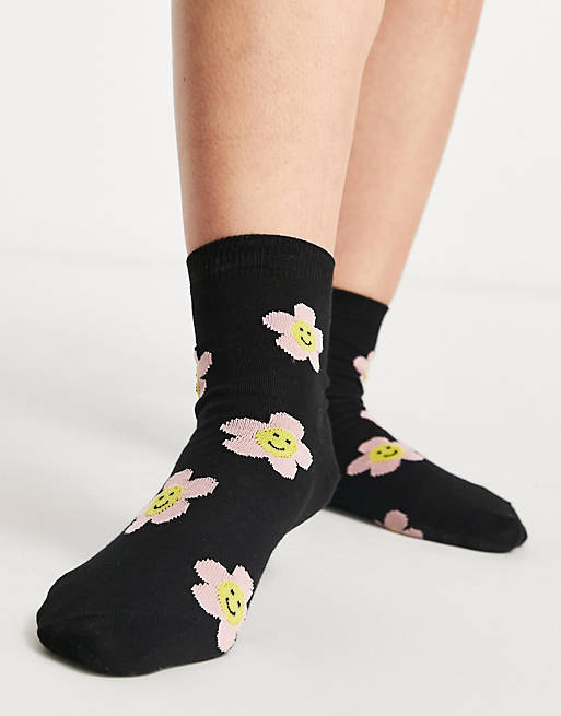 Black Camomile Flowers Ankle High Socks Socks
