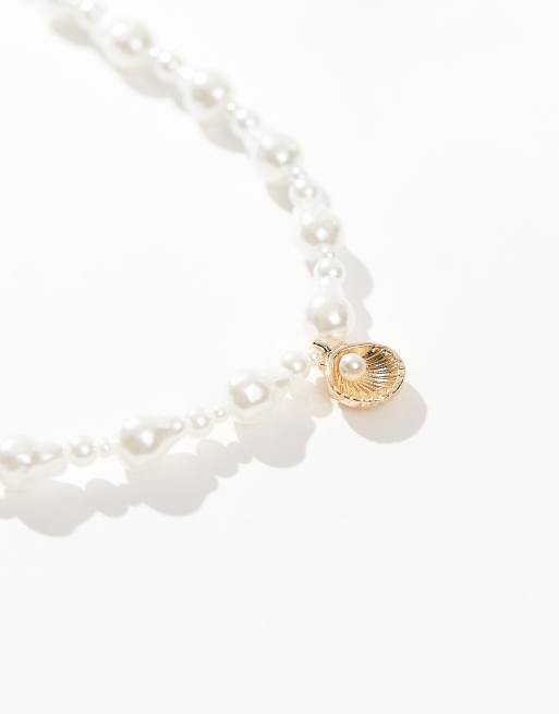 ASOS DESIGN anklet with faux freshwater pearl and shell design in gold tone, 2 of 4