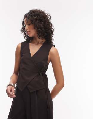 ASOS DESIGN - Anschmiegsame, elegante Weste aus Twill in Schokobraun mit seitlichem Bindedetail, Kombiteil-Brown