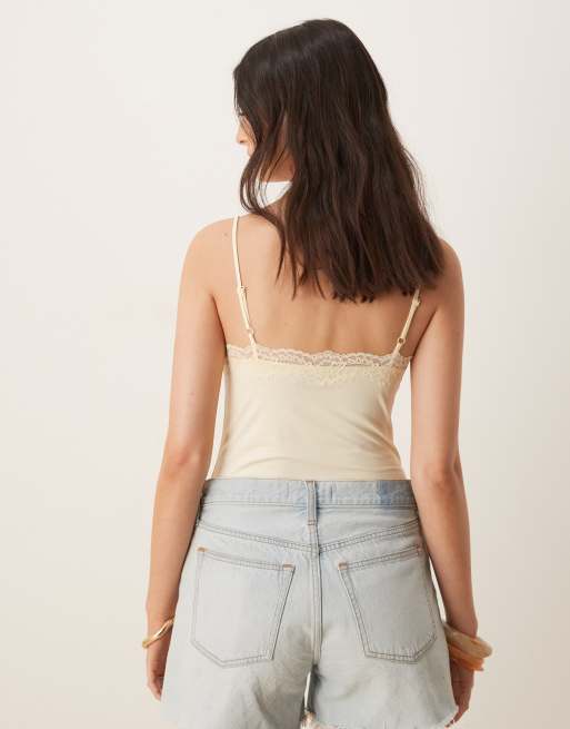 ASOS DESIGN – Anschmiegsamer Body in Blassgelb mit Spitzenborte , 2 von 4