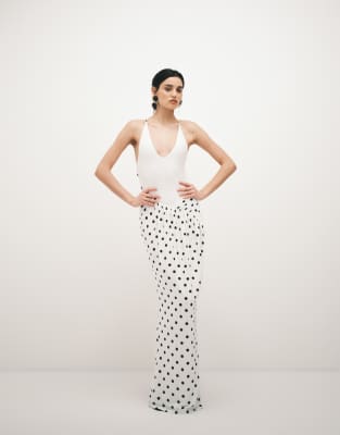ASOS DESIGN - Anschmiegsames 2-in-1-Trägerkleid mit Wickelrock und Polka Dots-Bunt