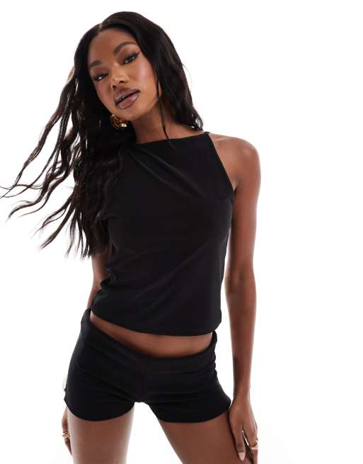 ASOS DESIGN – Anschmiegsames 90er-Oberteil in Schwarz mit U-Boot-Ausschnitt und Riemchenträgern