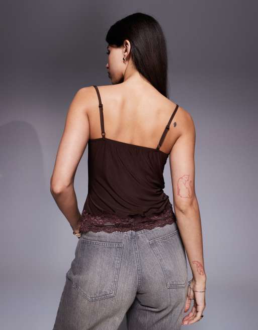 ASOS DESIGN – Anschmiegsames Camisole-Oberteil in Braun mit Spitzenbesatz, 2 von 4