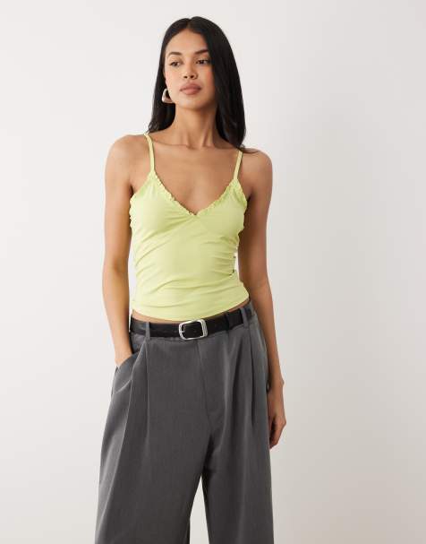 ASOS DESIGN – Anschmiegsames Camisole-Oberteil in Grün mit Rüschendetail - view 1