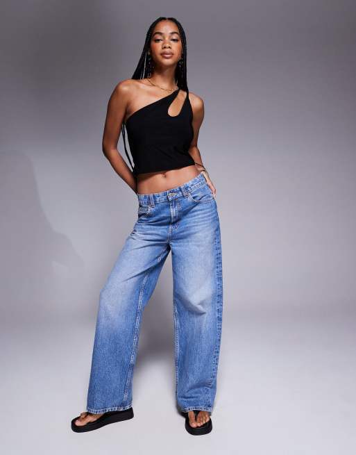 ASOS DESIGN – Anschmiegsames Cropped-Top in Schwarz mit verdrehtem One-Shoulder-Träger, 2 von 4