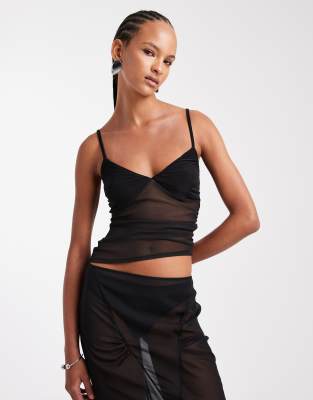 ASOS DESIGN - Anschmiegsames, gerafftes Trägertop aus Netzstoff in Schwarz mit asymmetrischem Saum