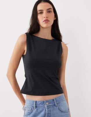 ASOS DESIGN - Anschmiegsames Oberteil aus Polyamid in Schwarz mit U-Boot-Ausschnitt