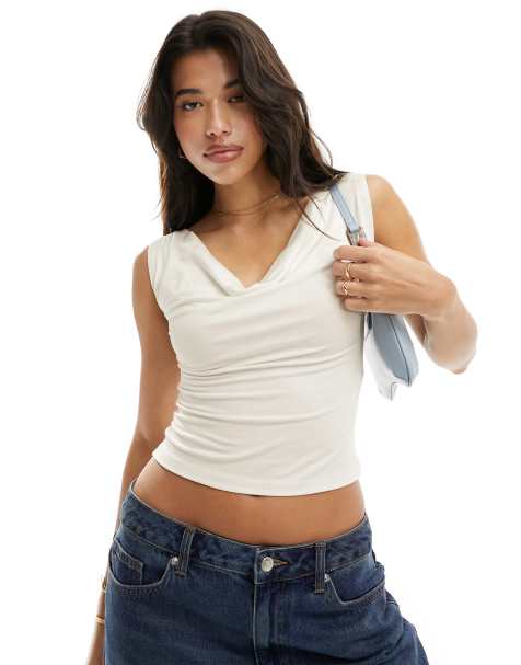 ASOS DESIGN – Anschmiegsames Oberteil in Elfenbein mit Wasserfallausschnitt - view 1