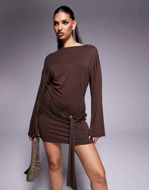 ASOS DESIGN – Anschmiegsames, tailliertes Minikleid in Braun mit Bindegürtel und figurbetontem Schnitt - view 1