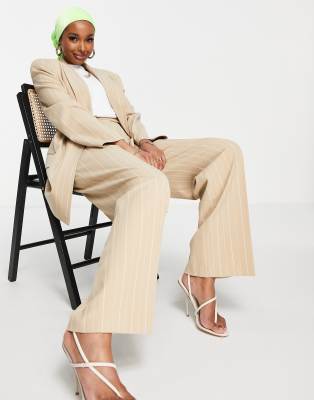 ASOS DESIGN - Anzughose in Camel mit weitem Bein und Nadelstreifen-Blonde