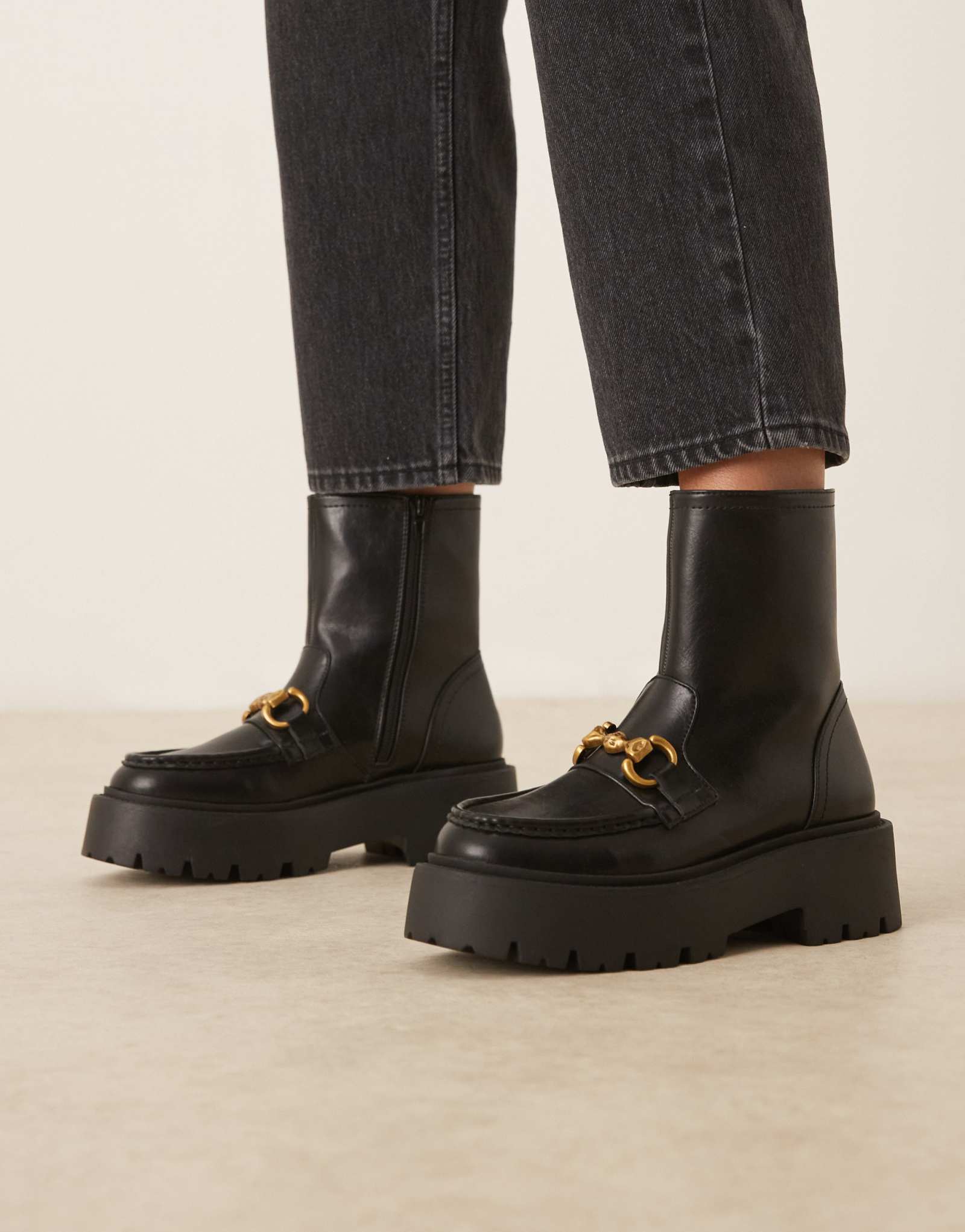Ботильоны-мокасины ASOS DESIGN April на массивном каблуке черного цвета
