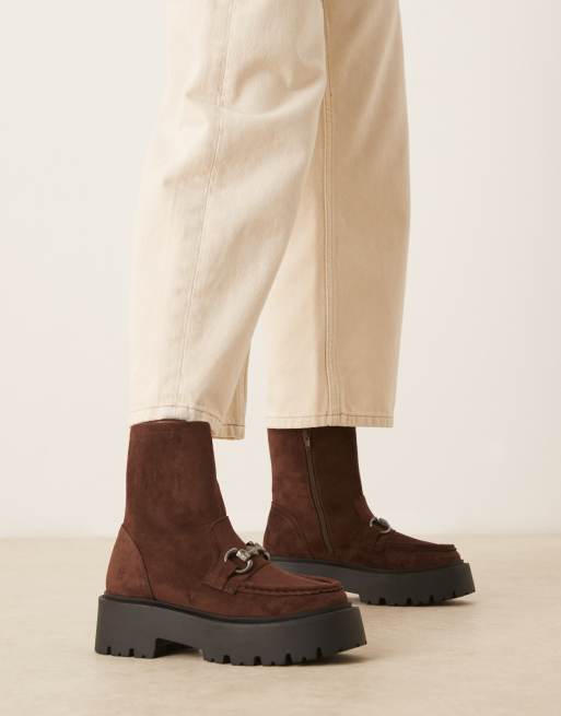 ASOS DESIGN – April – Loafer-Ankle-Boots aus Wildlederimitat in Schokobraun mit dicker Sohle, 2 von 4