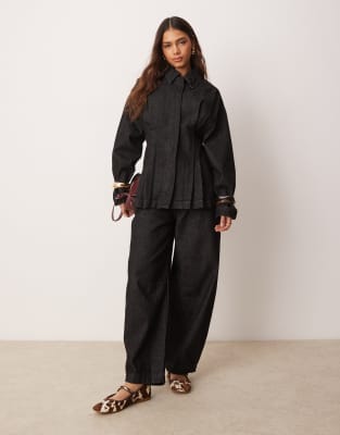 ASOS DESIGN ASOS DESIGN arch leg trousers in black