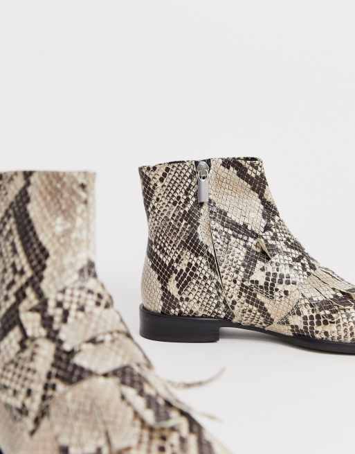 Flat snake 2025 print boots