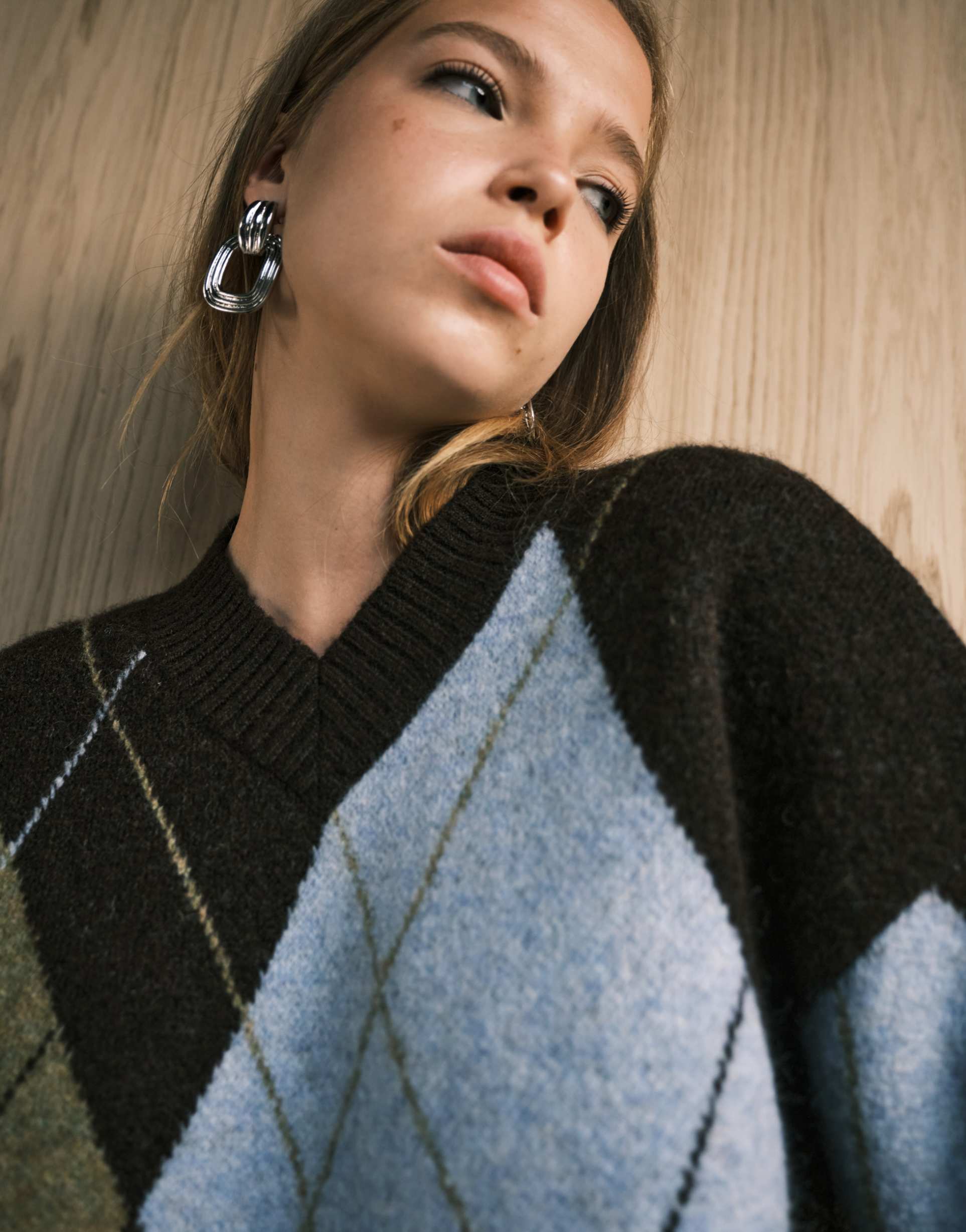 asos design argyle boxy v neck sweater in chocolate