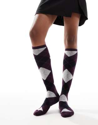 ASOS DESIGN argyle knee socks in burgundy-Red